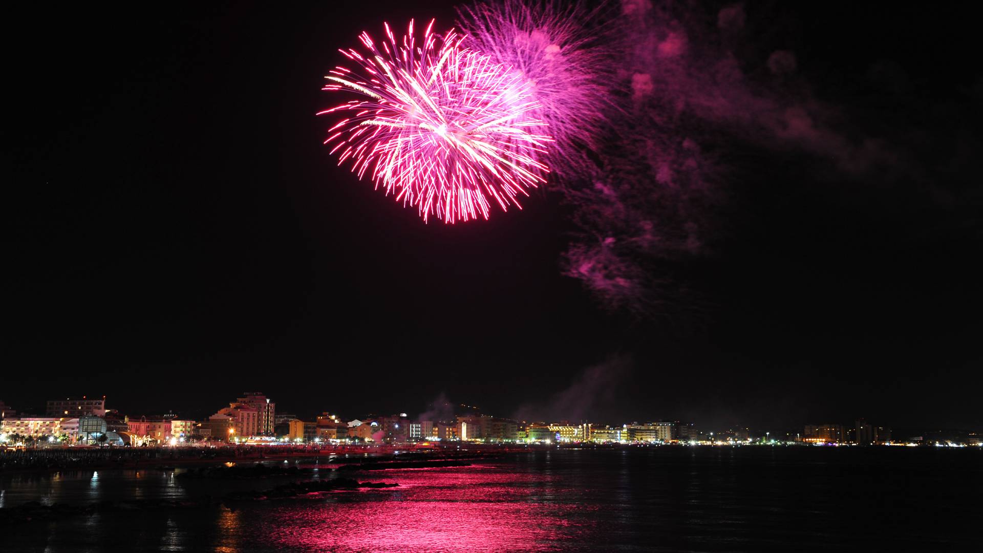 Hotel-Vienna-Mare-Cattolica-fuochi-artificiali-DSC-4176