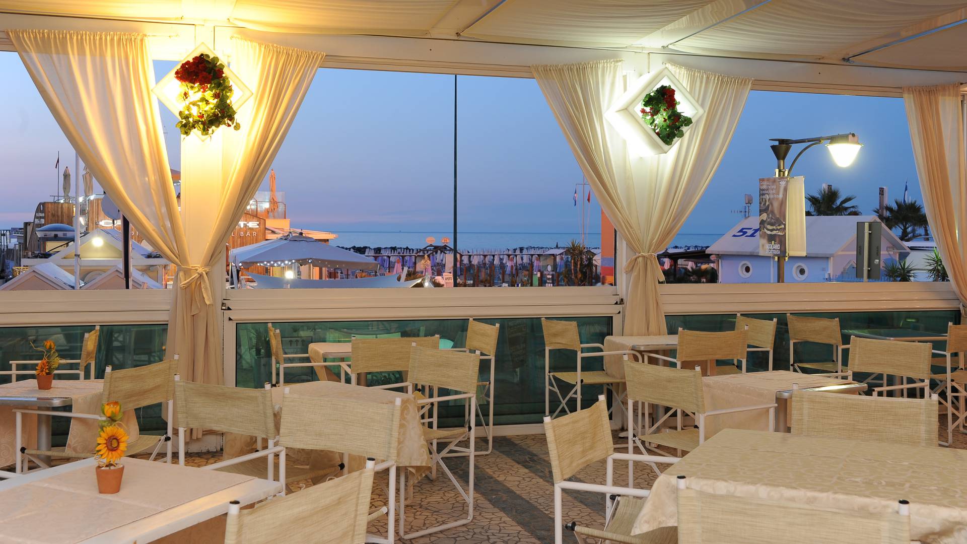Hotel-Vienna-Mare-Cattolica-ristorante-veranda-DSC-5336